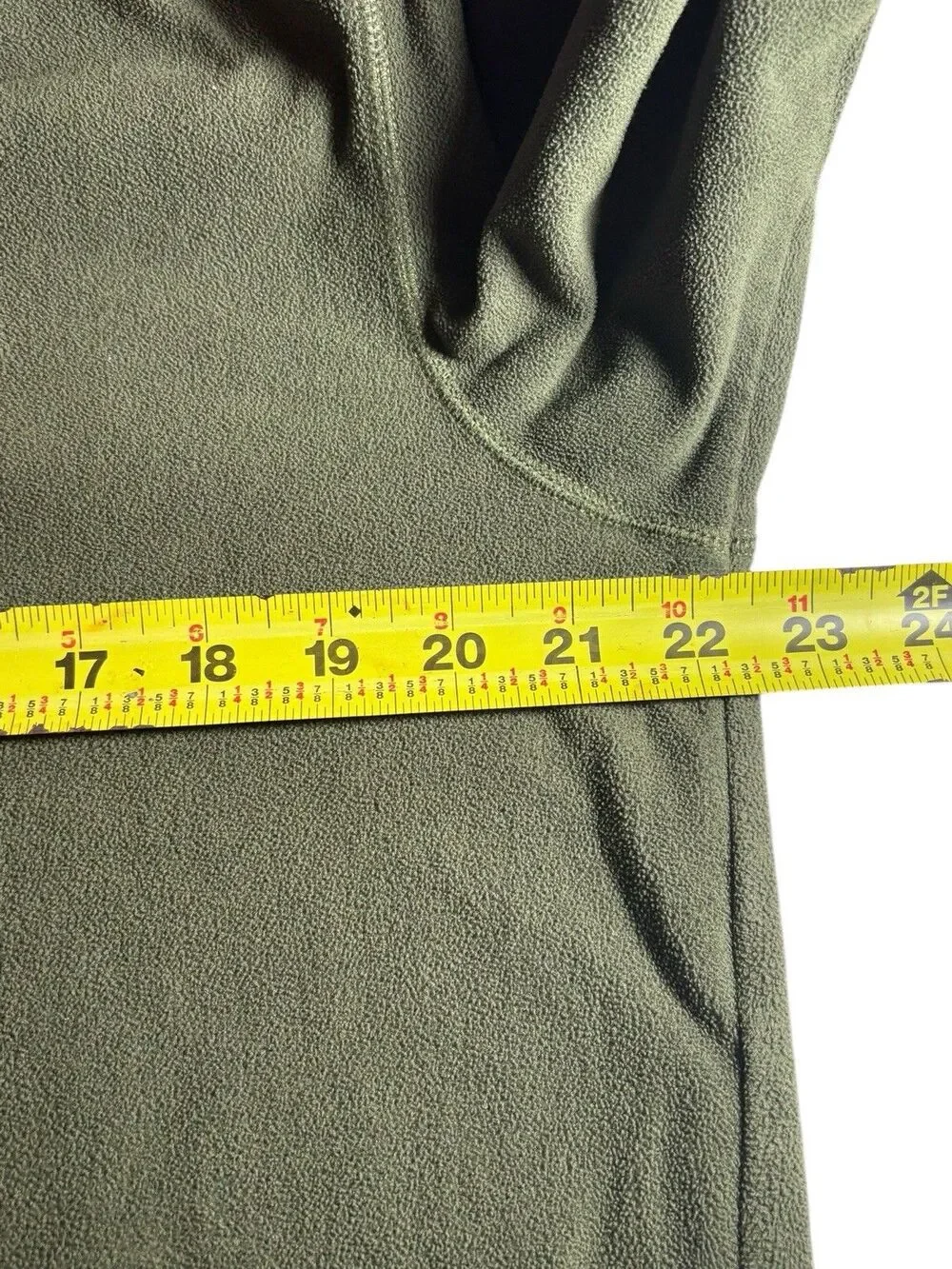The North Face TKA 100 Men’s LG Olive Green 1/4-Zip Fleece Pullover Sweater